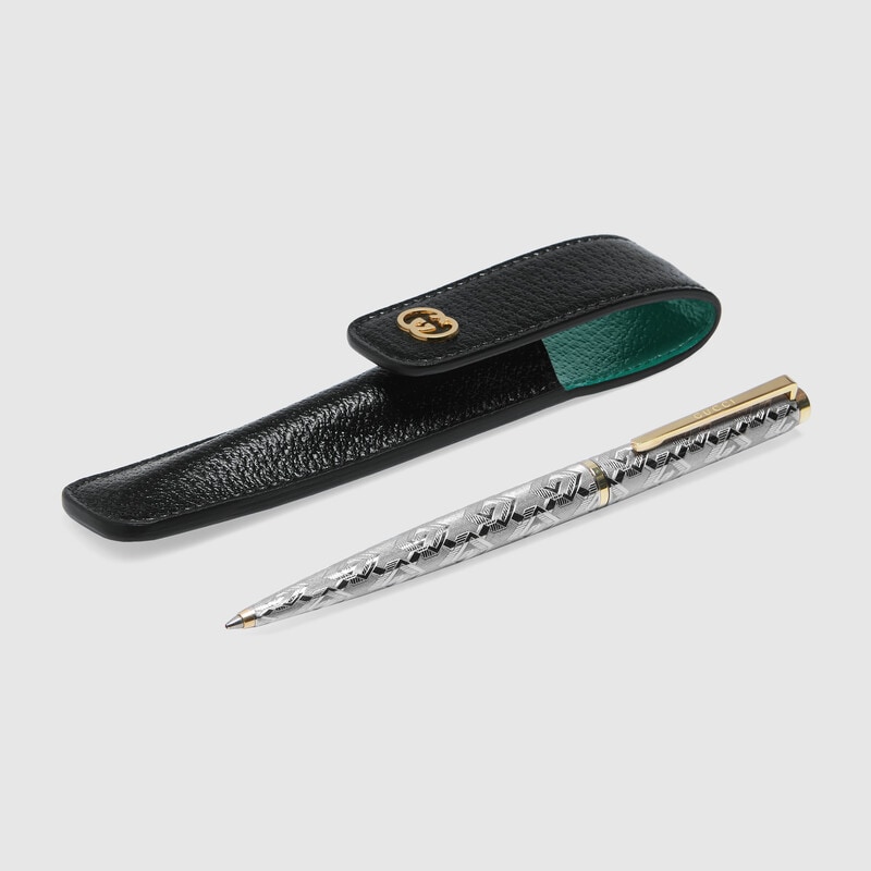 Geometric G pen with case
